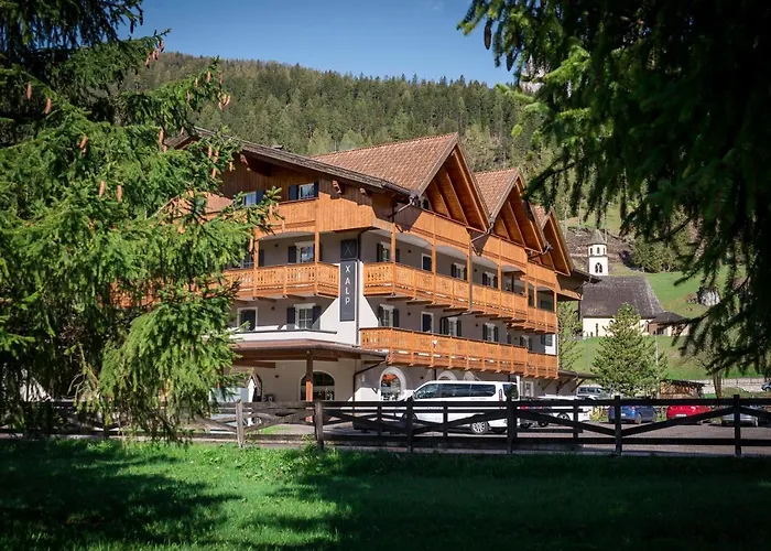 X Alp Hotel Pozza di Fassa