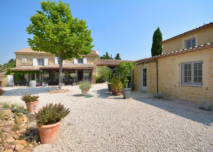 B&B Le Mas Julien piscine chauffée adult only Orange 
