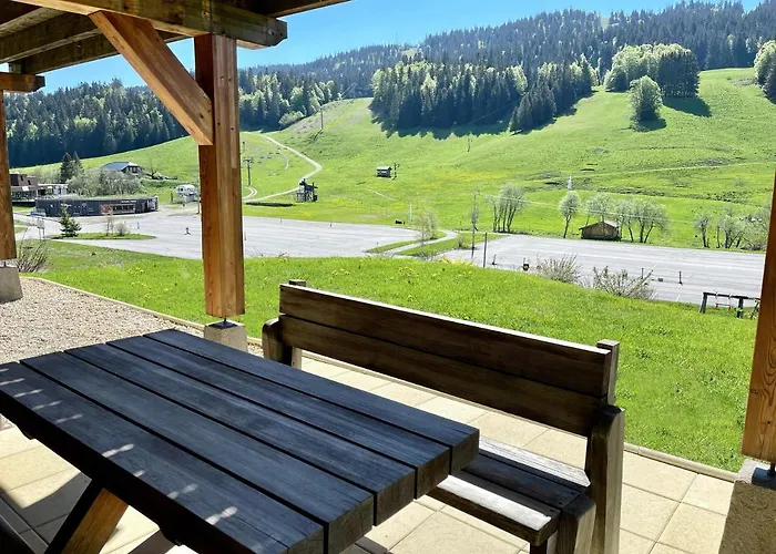Gîte avec terrasse et belle vue - ChaletNelda com