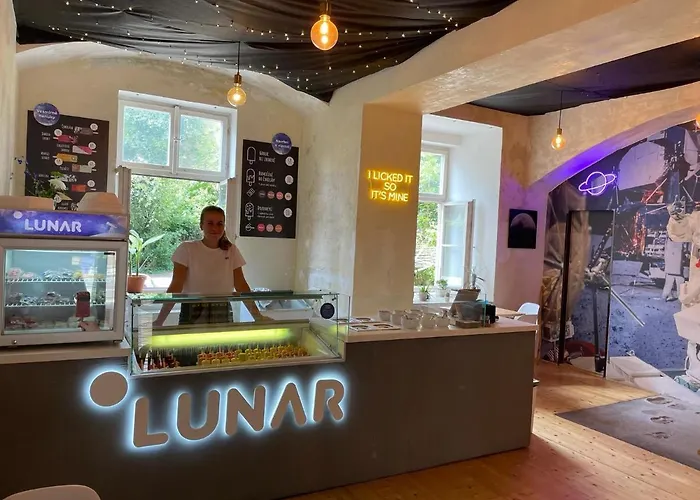 Charles Square Hostel Prague