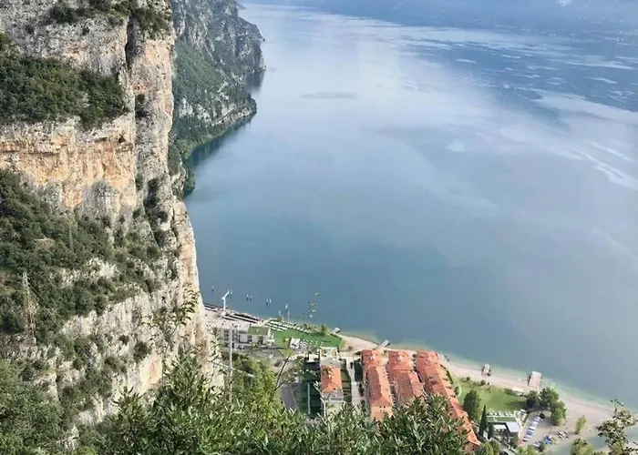 Hotels in Campione del Garda