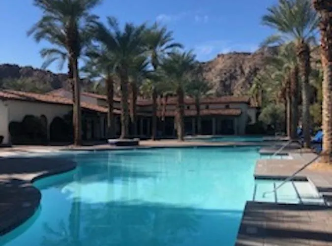 Beautiful Casita With Balcony, La Quinta Legacy Villas