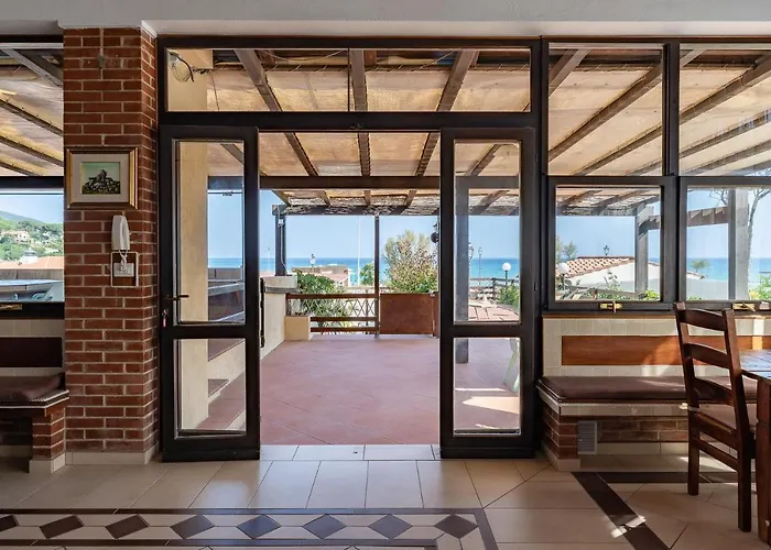 Hotel Delfino Procchio 