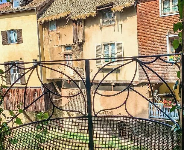 Bed and Breakfast Les Volets Rouges à Arbois