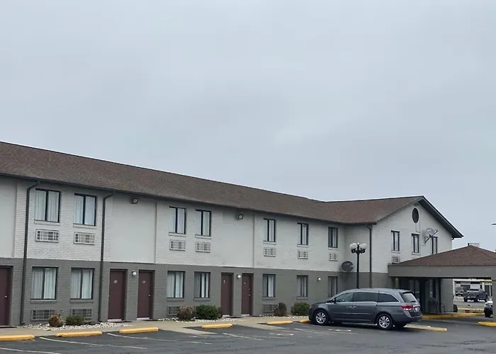 West Frankfort Hotels