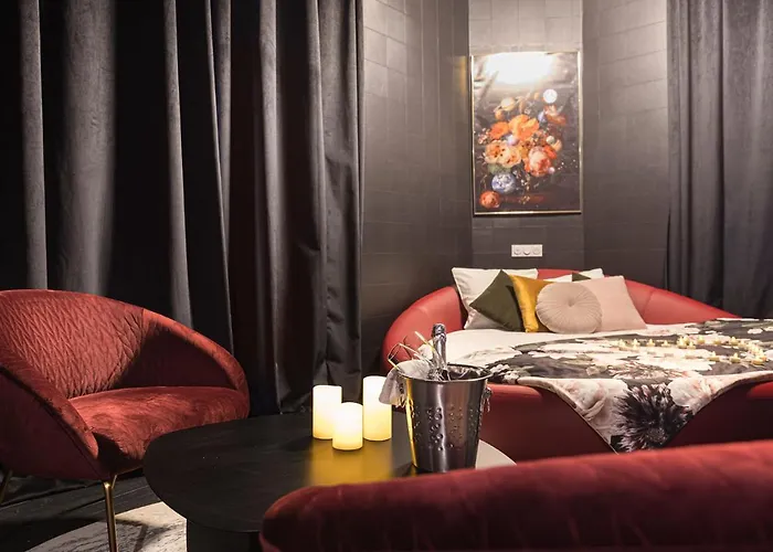 Legend Majestic Superbe Love Room - Jacuzzi - Champagne - Romantisme - parking privé