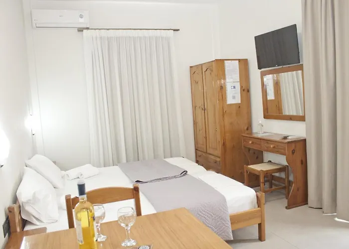 Hotels in Platanés