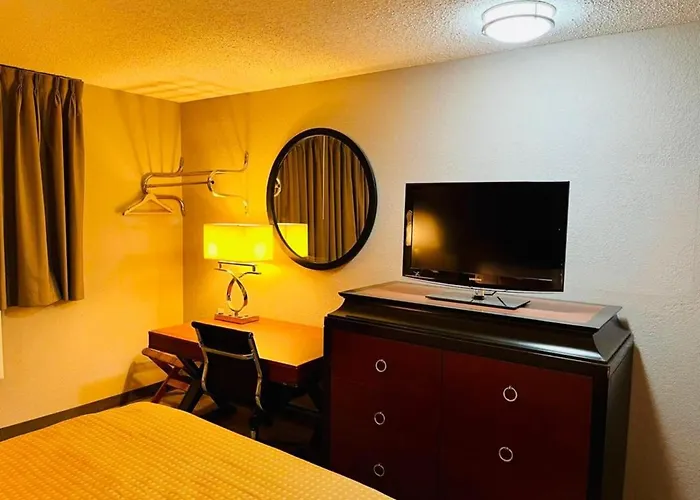 Super 8 By Wyndham Benton Harbor St Joseph