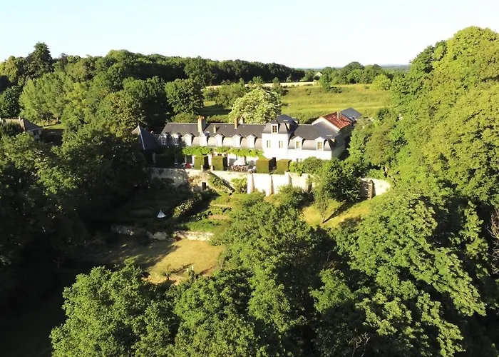 Varennes-Vauzelles Hotels