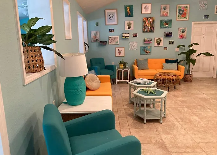 Palm Harbor Hotels