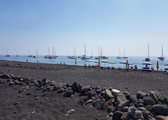 Stromboli Central Family Apartment - 3 Double Rooms