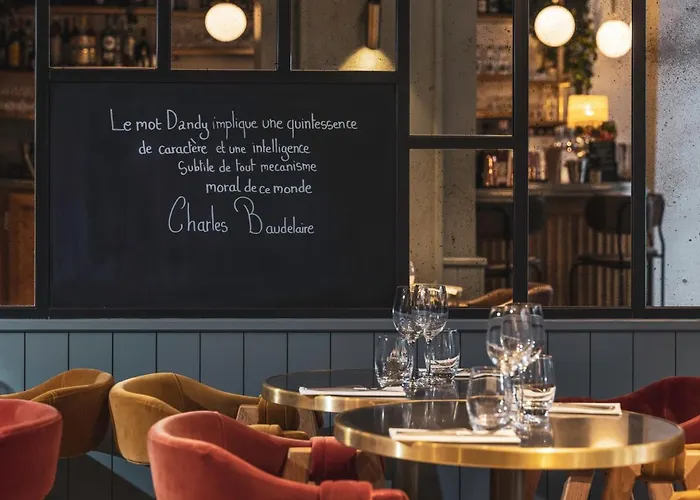 Love Hotel Avec Nuit Insolite Au Dandy Et Jacuzzi Privatise (Adults Only) Parijs
