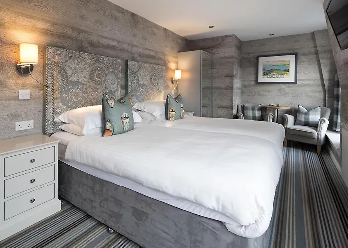 Tarbert (Lewis and Harris) Hotels