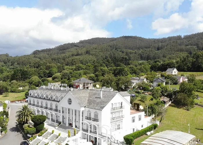 Hotel O Val Do Naseiro Viveiro