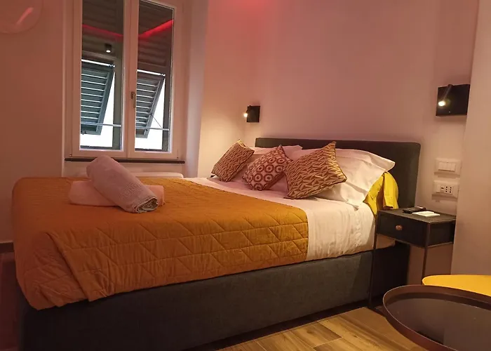 Al Porto 61 - Rooms For Rent Camogli