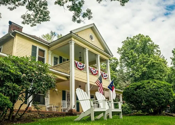The Yellow House On Plott Creek Waynesville