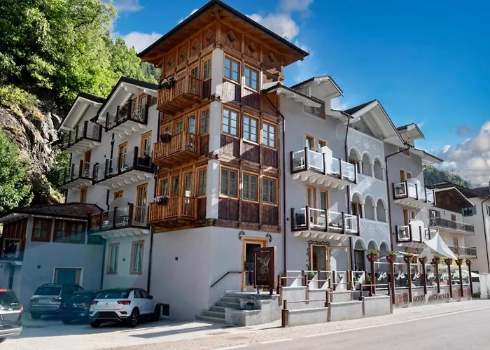 Hotel Arcangelo 3 stelle Superior Pellizzano