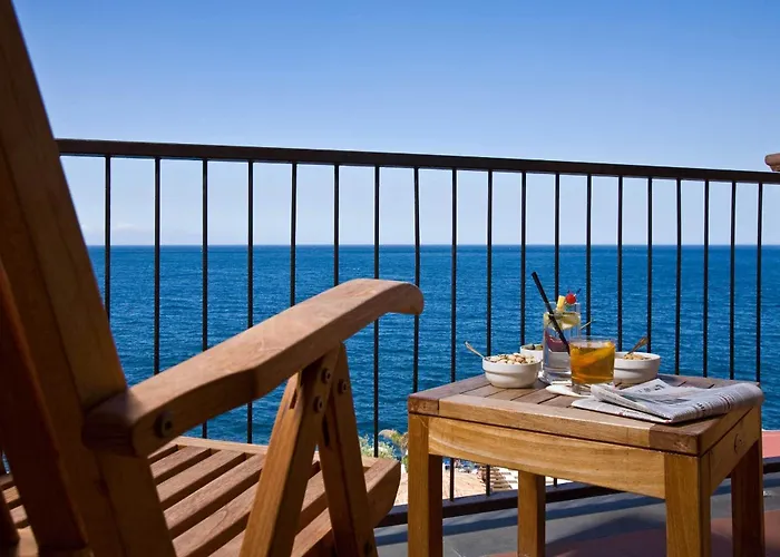 Hotel con piscina a Acireale