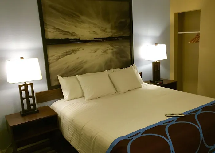 Super 8 By Wyndham Asbury Park Hotel