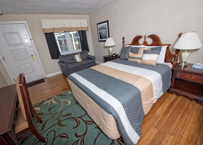 Seekonk Hotels