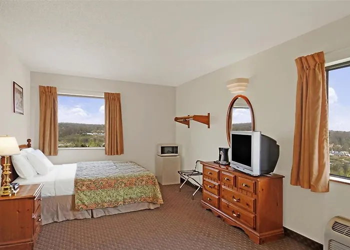 Cabool Hotels