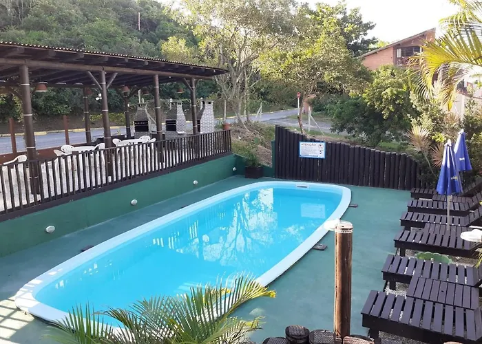 Hotéis com piscina em Bombinhas