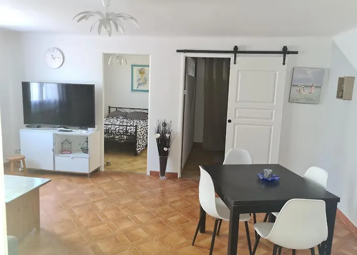 Hotel La Picarde T3 De 50M2 à La Seyne-sur-Mer