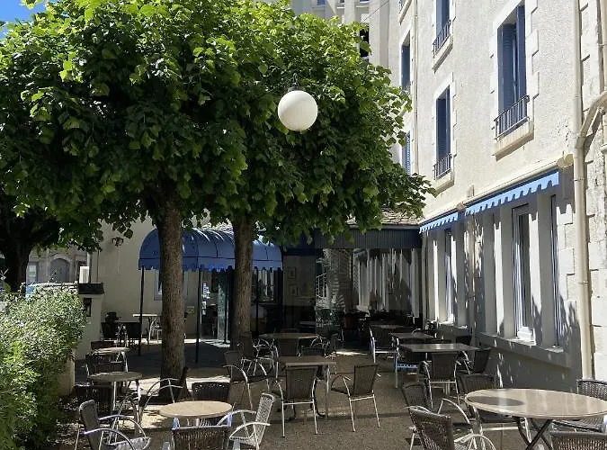 Vic-sur-Cere Hotels