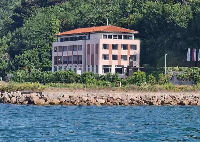 Hotels in Strunjan
