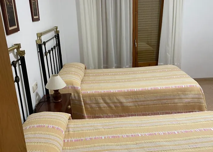 Hoteles en Elche de la Sierra