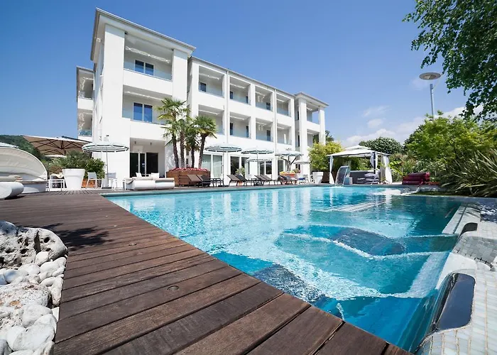 Hotel Tobago Garda 