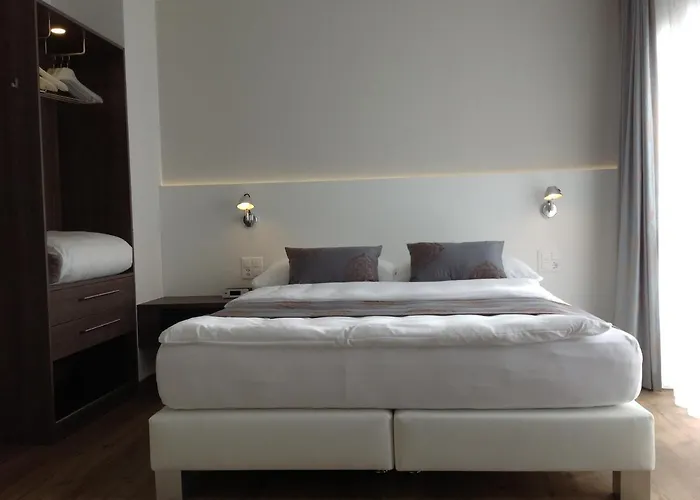 Hotels in Felben