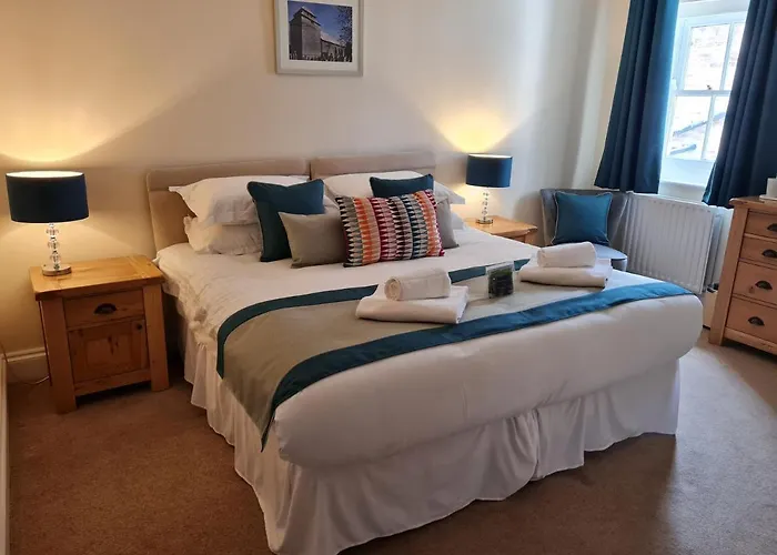 Llanidloes Hotels