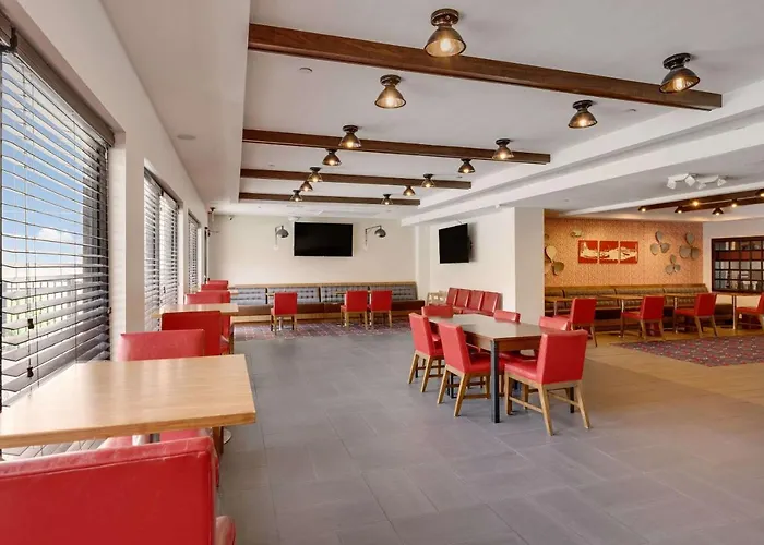 The Crossroads Hotel - Newburgh