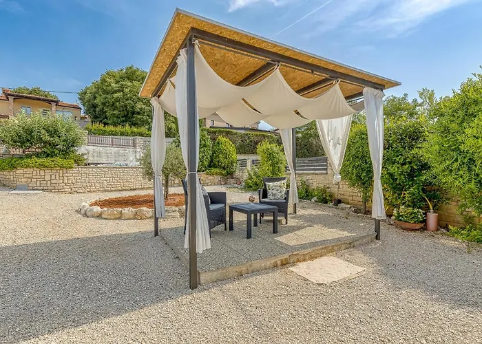 Cottage Nilda I