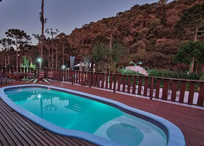 Pousada Jardim do Buda com café e piscina