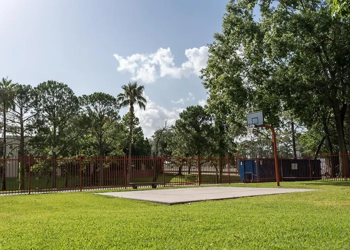 Channelview Hotels