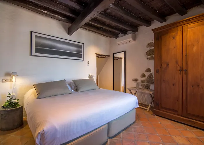 Hotel La Torre Del Canonigo - Small Luxury Hotels Ibiza