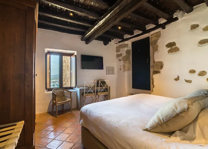 Hotel La Torre Del Canonigo - Small Luxury Hotels Ibiza