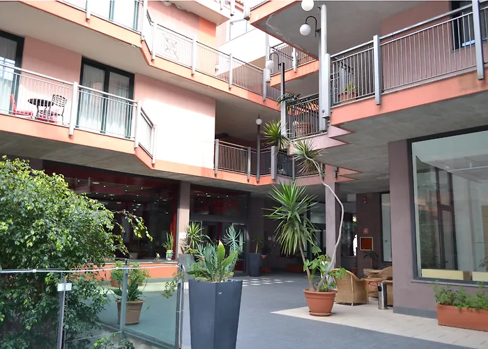 Marina Palace Hotel & Congress Hall