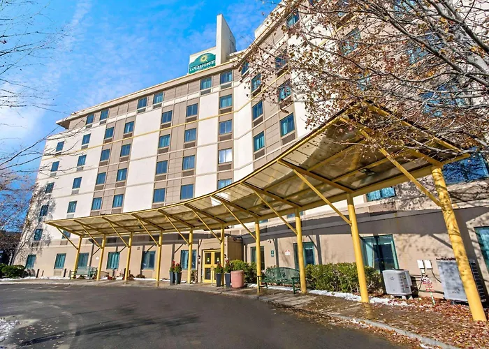 Somerville Hotels