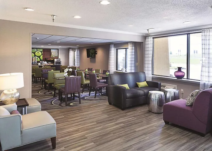 La Quinta By Wyndham Baton Rouge Siegen Lane Hotel Inniswold