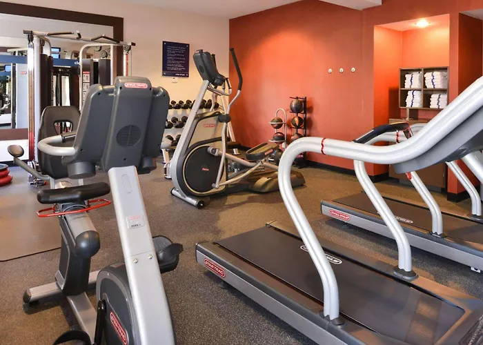 Sand Springs Hotels