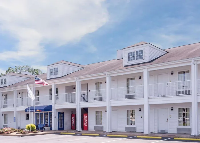 Baymont By Wyndham Albany At Albany Mall