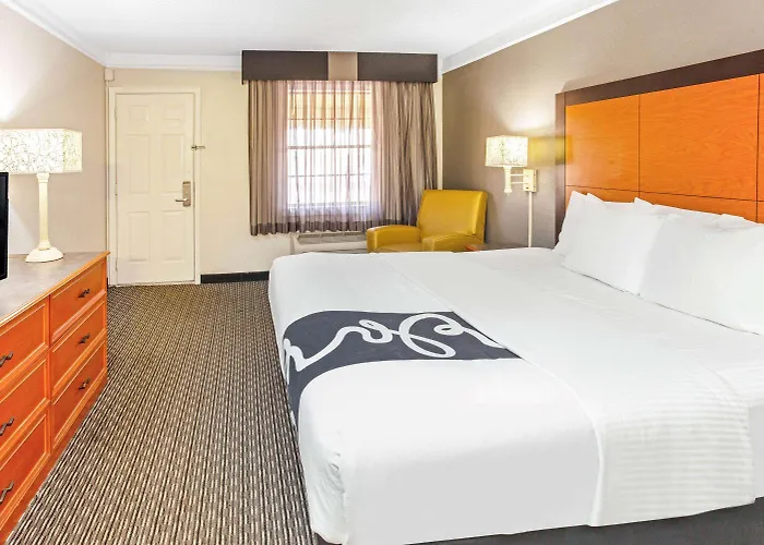 La Quinta Inn & Suites By Wyndham Wichita Falls Airport Area