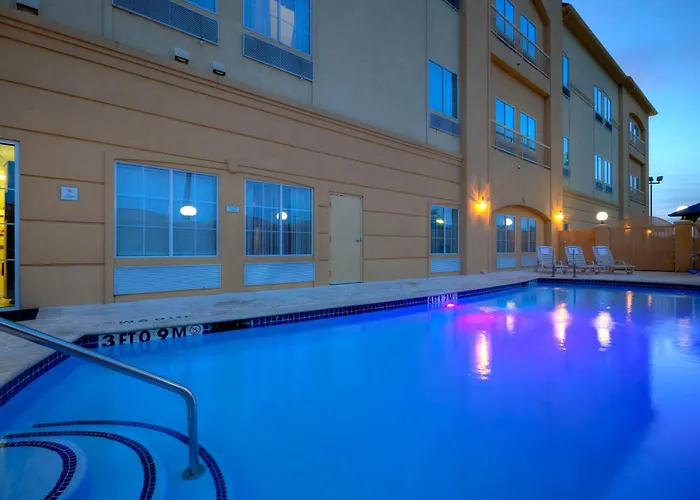 New Caney Hotels