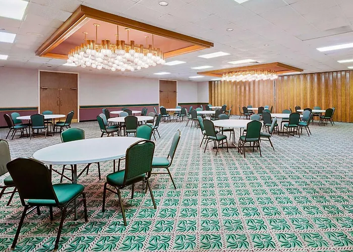 Days Inn By Wyndham Bay City