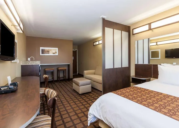 Wheeler Ridge Hotels