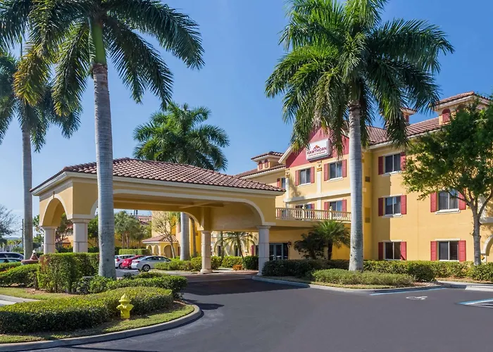 Hawthorn Extended Stay By Wyndham Naples Vineyards