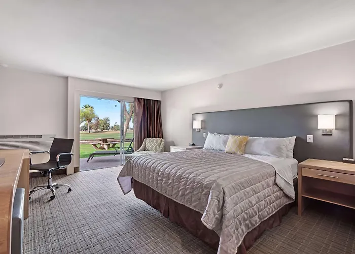 Holtville Hotels